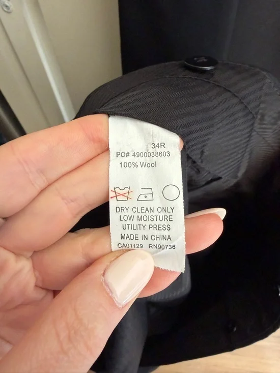 Calvin Klein Black Tuxedo Suit | 100% Wool | Size 34R | Peak Lapel - Picture 3 of 7